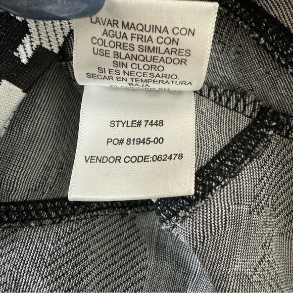 Grey's Anatomy iMPACT Asymmetric Zip Camo Print Scrub Jacket Medium - Picture 8 of 8